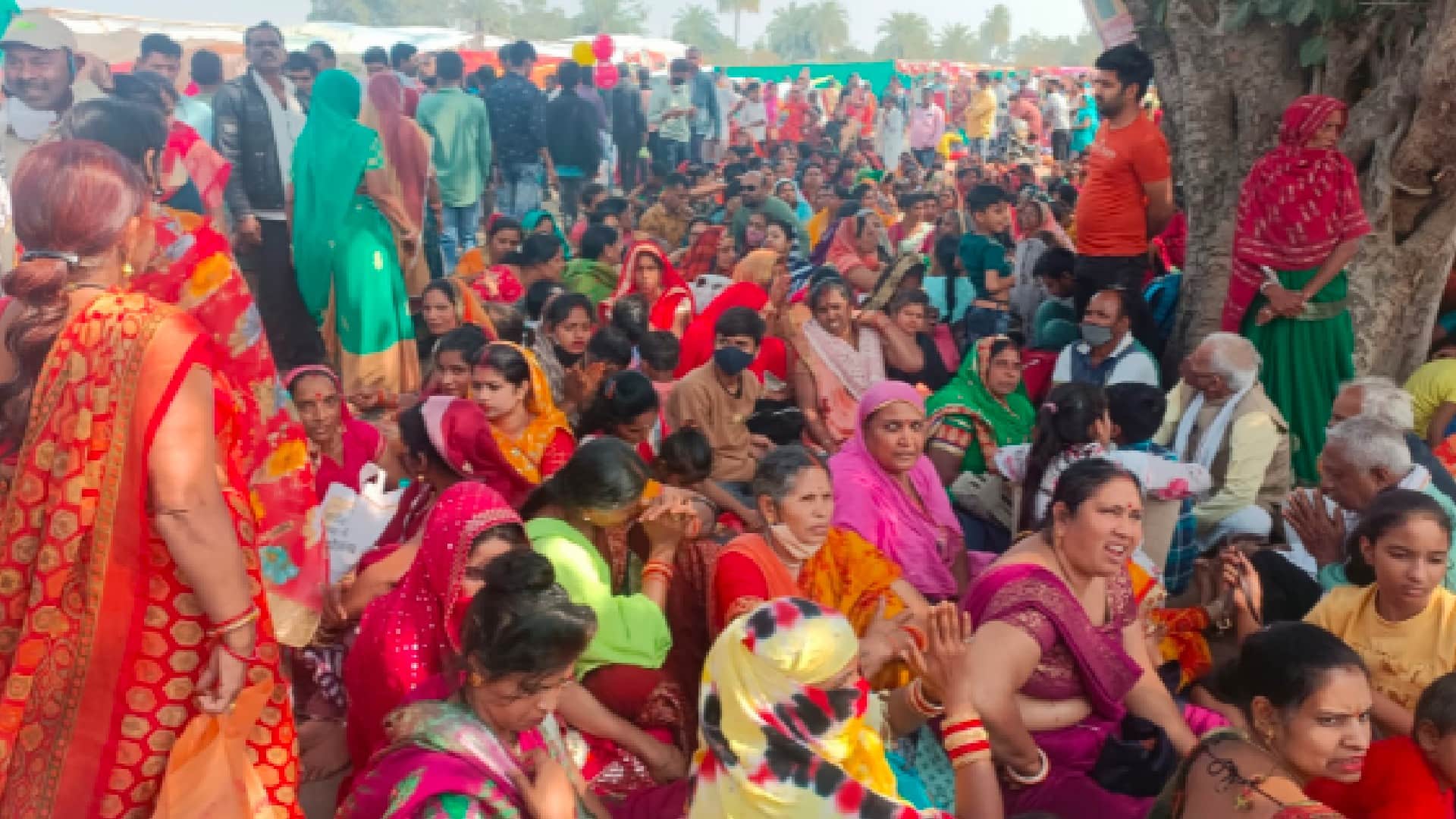 Sehore: More than 3 lakh devotees reached Rudraksh festival, 40 km jammed, thousands of vehicles stranded, now the katha will be online