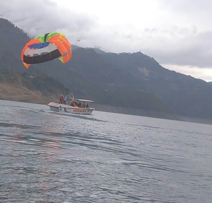 Parasailing test successful in Tehri dam lake