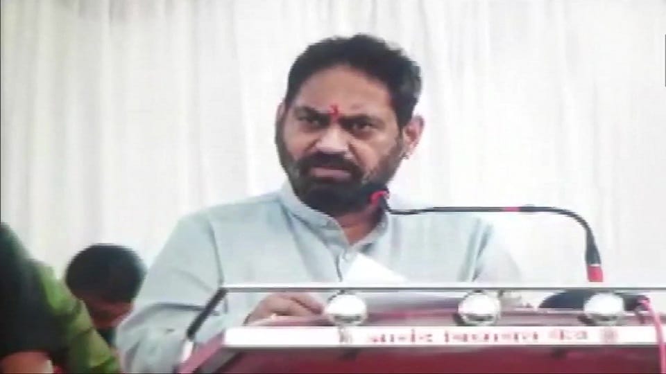 Maharashtra Energy Minister Nitin Raut in Akola on electricity supply