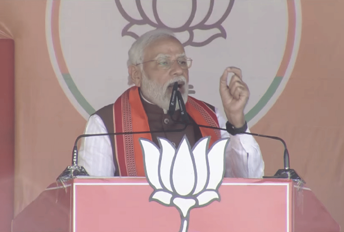 PM Modi said efforts to get doctors' education in Hindi