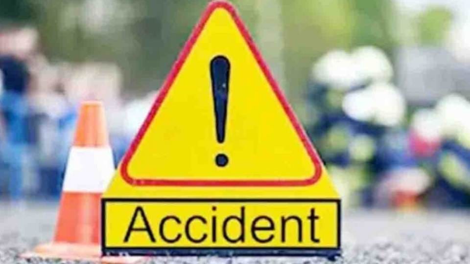 Ministry of Road Transport and Highways report 1.53 lakh people died in 4.12 lakh road accident in 2021