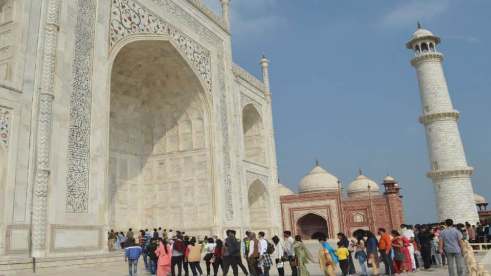 Breach in the security of Taj Mahal on Monday