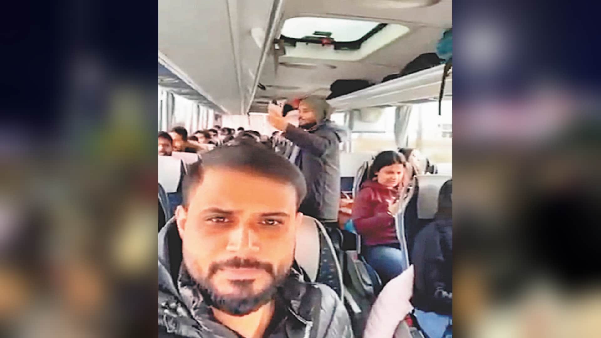 Russia-Ukraine war: khushi returned home, Aman reached Romania border by putting Tiranga on his vehicle