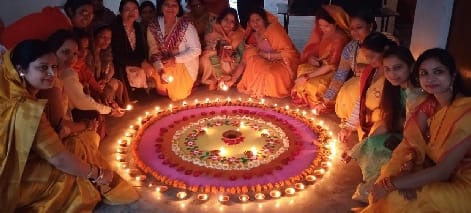Rangoli decorated with lamps in the Deep Yagya program