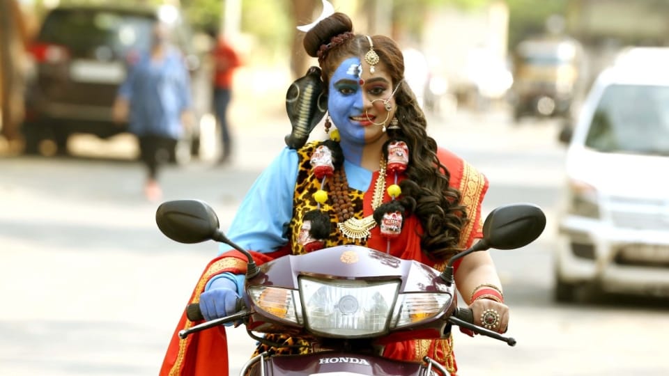 Actress Ekta Jain looked like Ardhanarishwar on Mahashivratri 2022 see photos