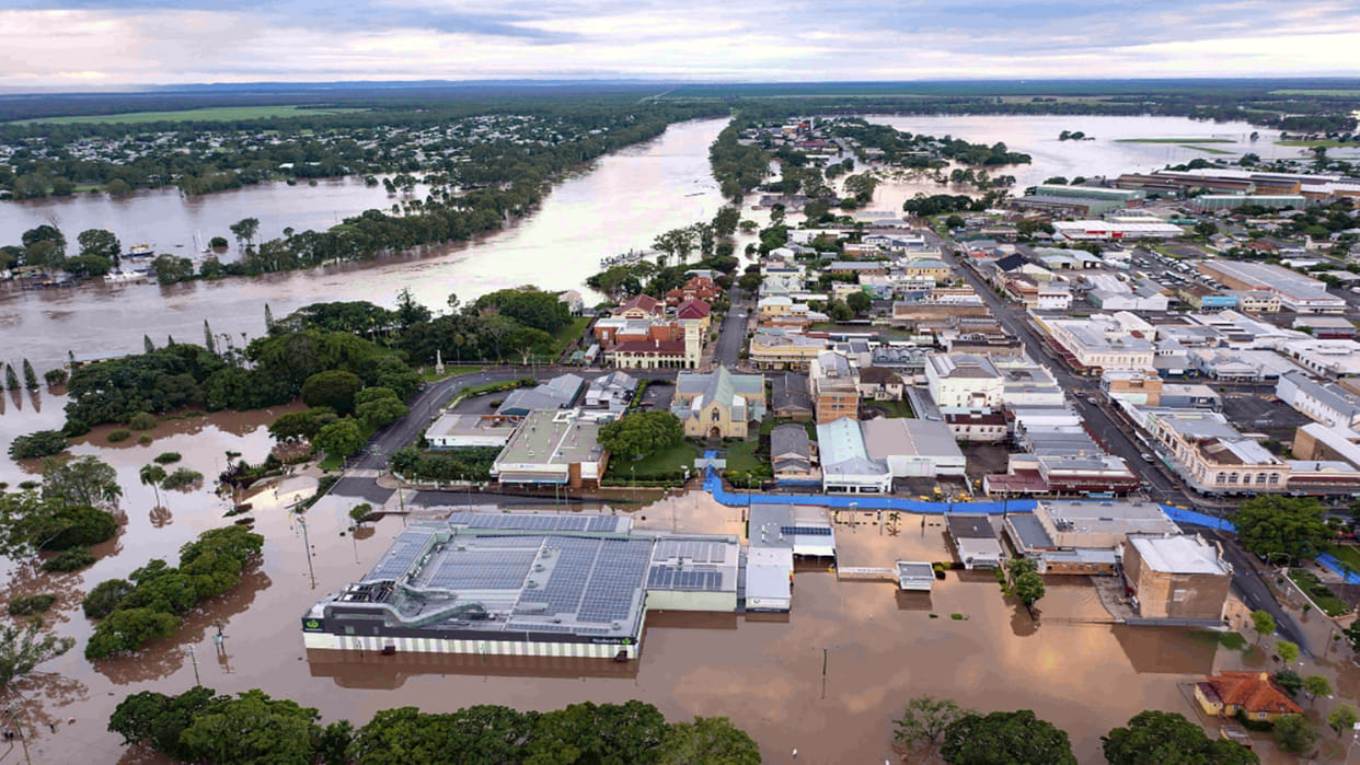 At least 20 people killed in flooding in South Africa according Reports