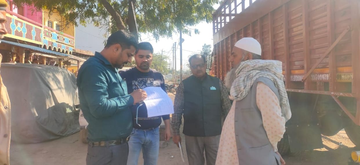 Hathras: After reaching home of the children trapped in Ukraine, going to the relatives