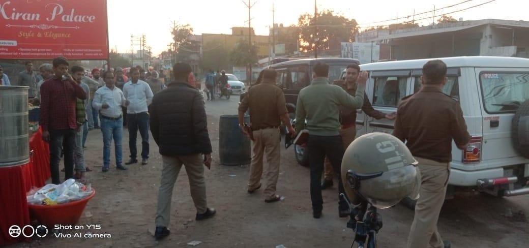 Head constable's son engaged in service of Kanwariyas attacked