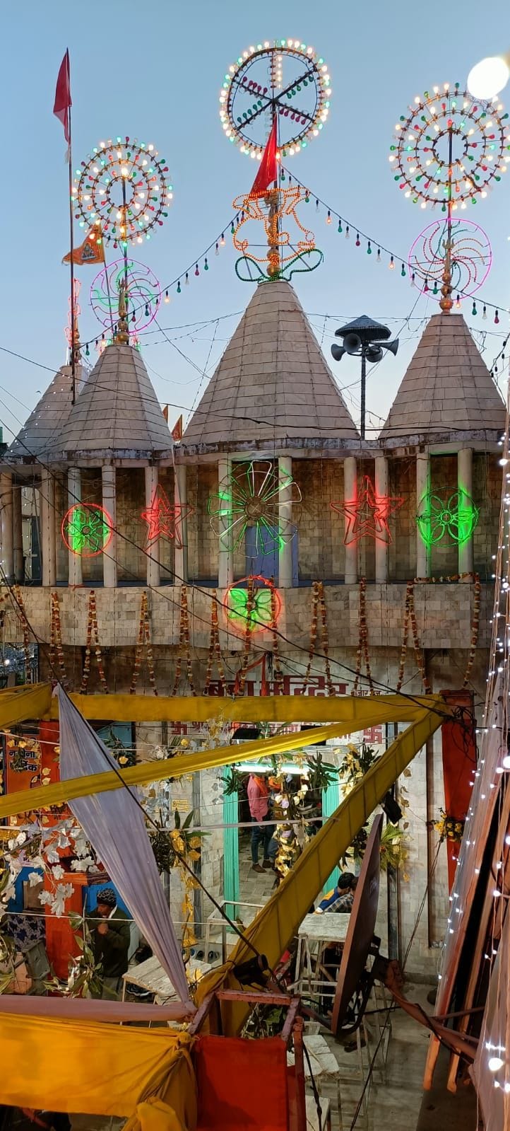 Kanwariyas reached the big temple Shrimukteshwar Nath