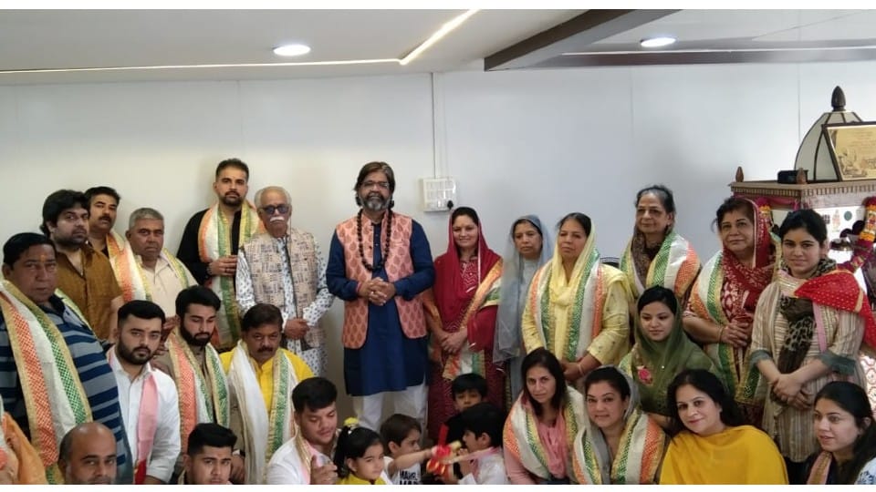 Indore: Om Namah Shivaya meditated among joint family, said - the mantra to control the mind is Namah Shivay