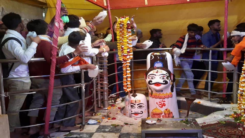 Devotees perform Jalabhishek in shiv temples of agra mathura and kasganj