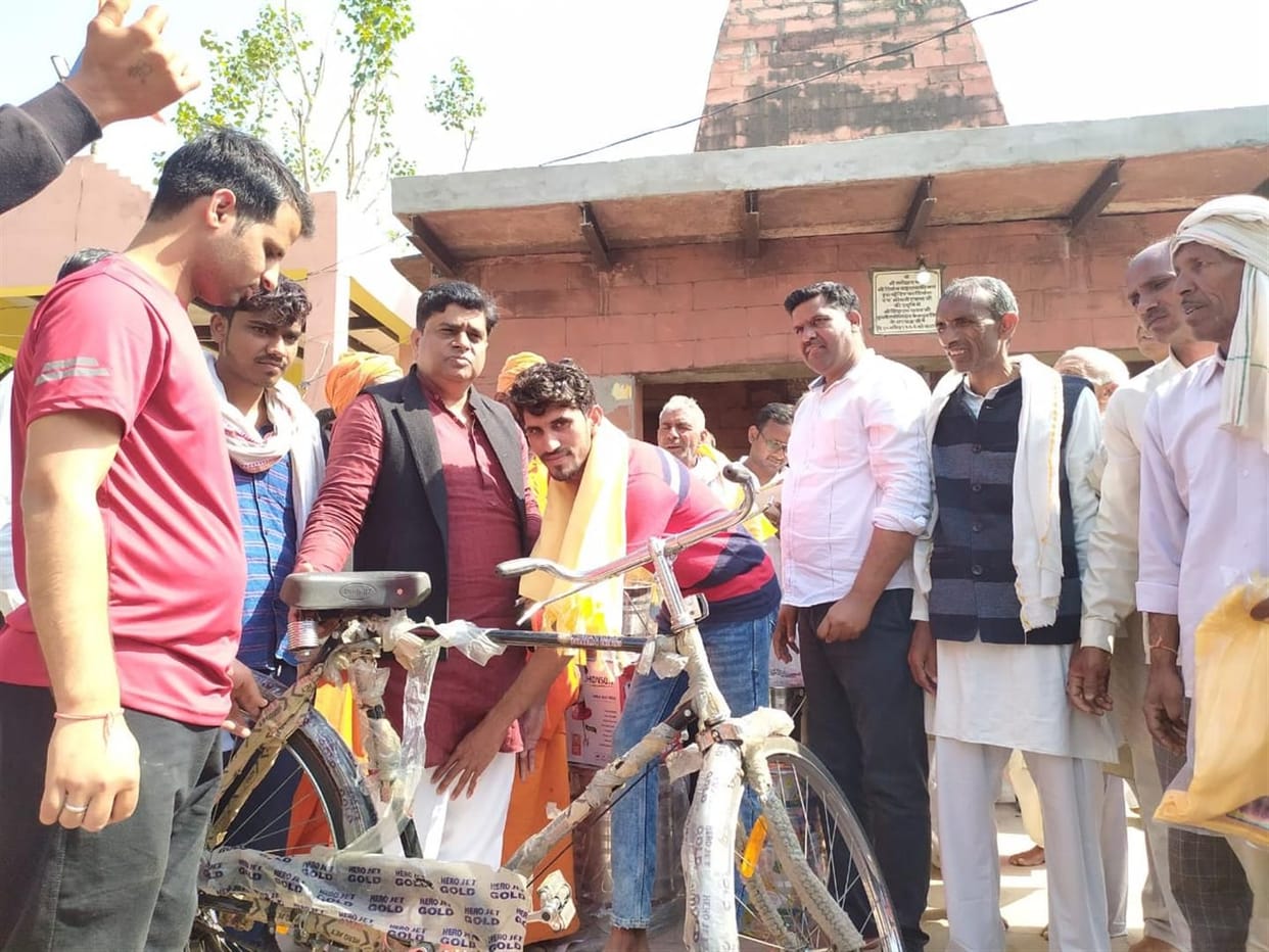 Hathras: Maikoo in the race, Somesh in the long jump and Khannu in the shot put