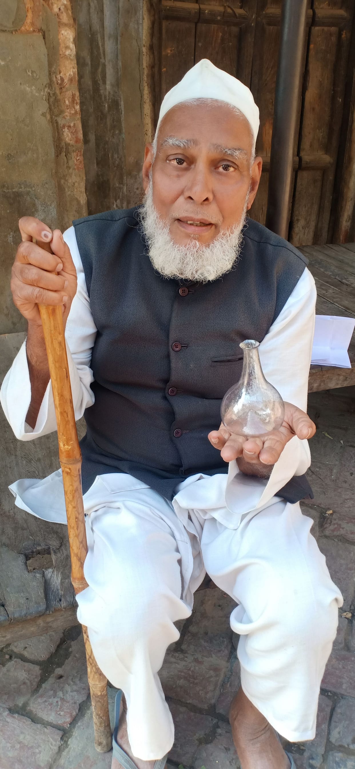 Kanwariyas bring Gangajal to Abdul Salam's treasury