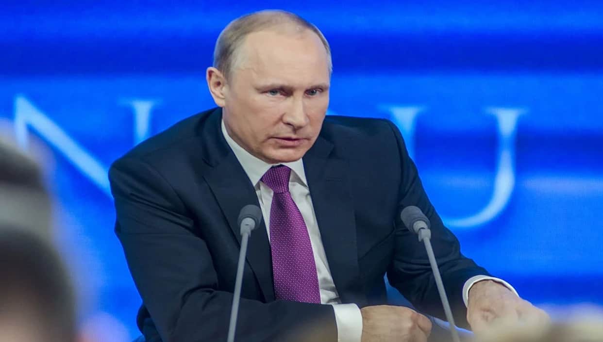 Doctor Claims Changed Face Shape of President Vladimir Putin Know Everything Here