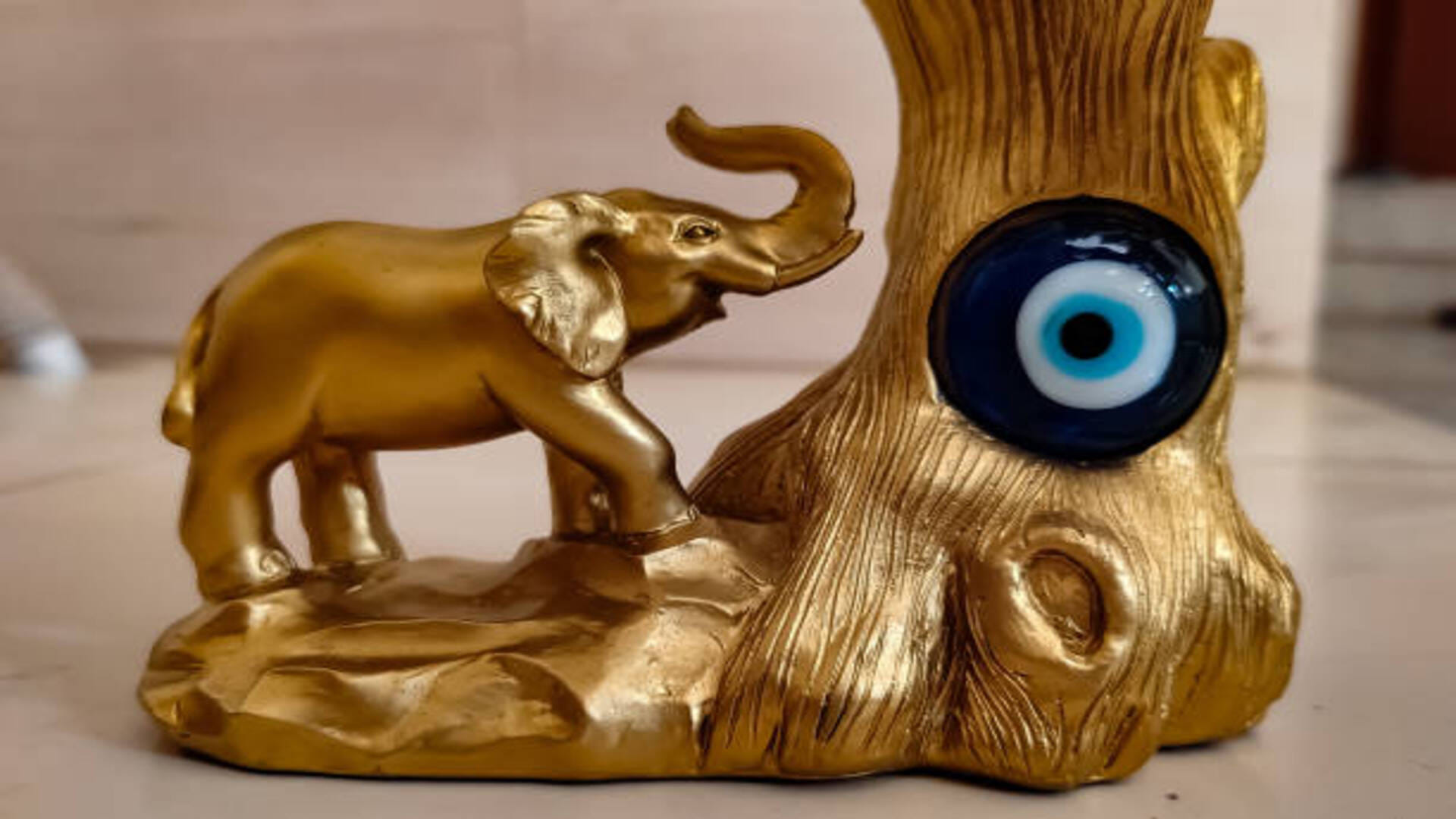 Feng Shui Tips in hindi for good luck wealth and happiness