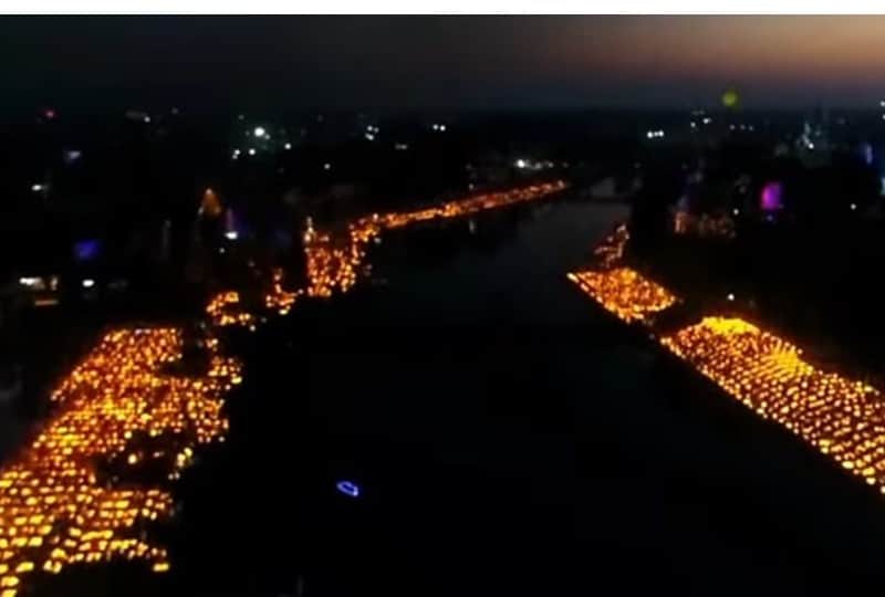 Madhya Pradesh: Ujjain lit up with the light of diyas, more than 11 lakh diyas lit on the banks of river Shipra, record recorded in Guinness Book
