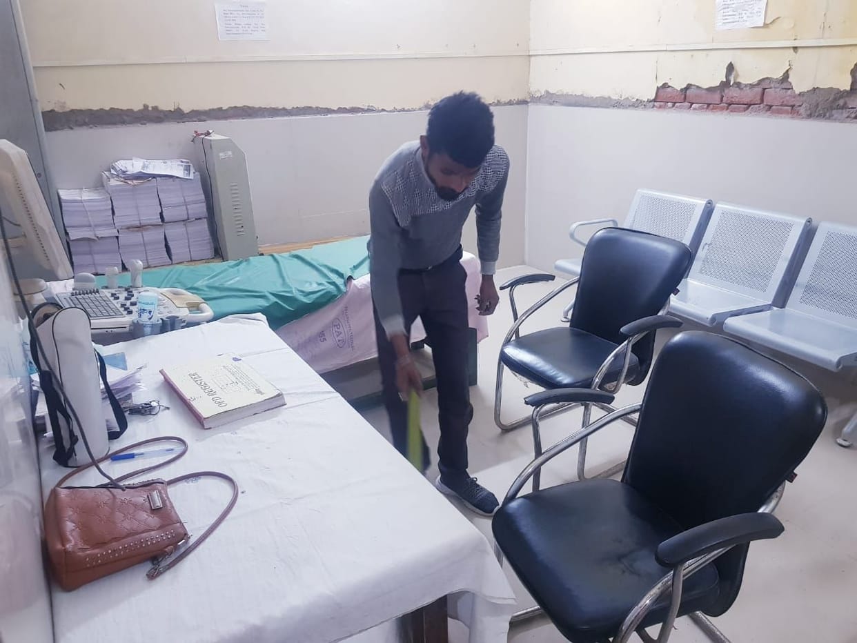Patients wandering for ultrasound, doctor arrived after two and a half hours