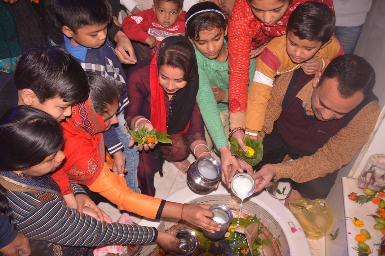 Har Har Mahadev's cheers echoed in the pagodas
