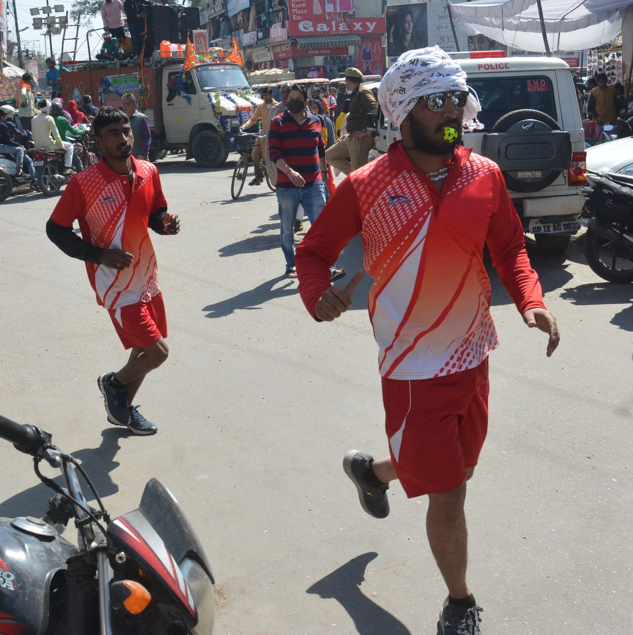 Roorkee road was jammed when the postal workers ran
