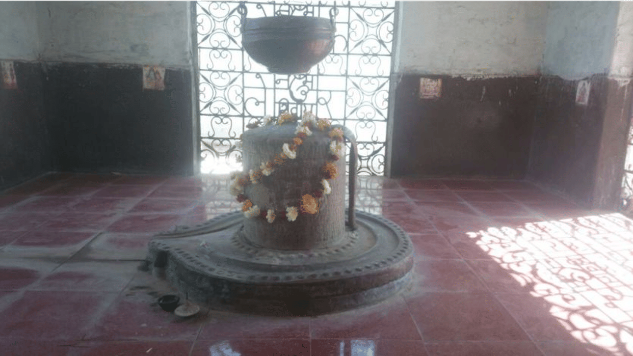Mahashivratri Special: One thousand lingas are contained in this Shivling established in Sehore, the temple is more than 300 years old
