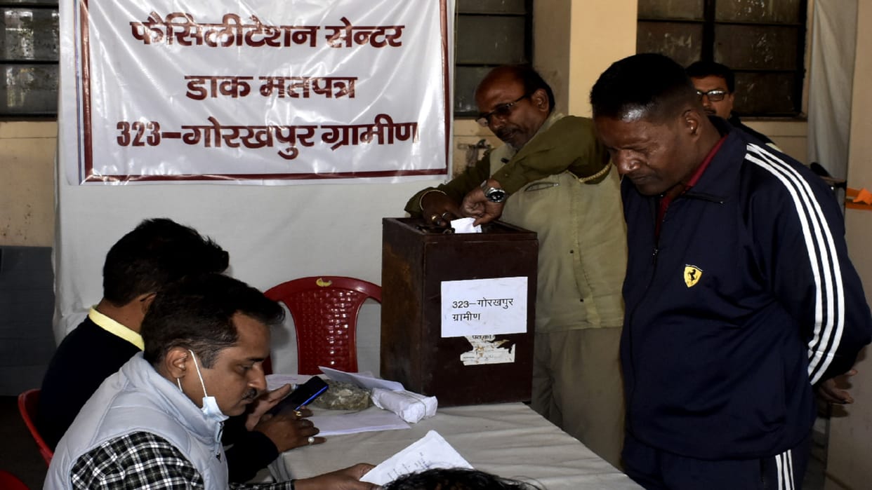 1052 postal votes cast on last day for UP Election 2022