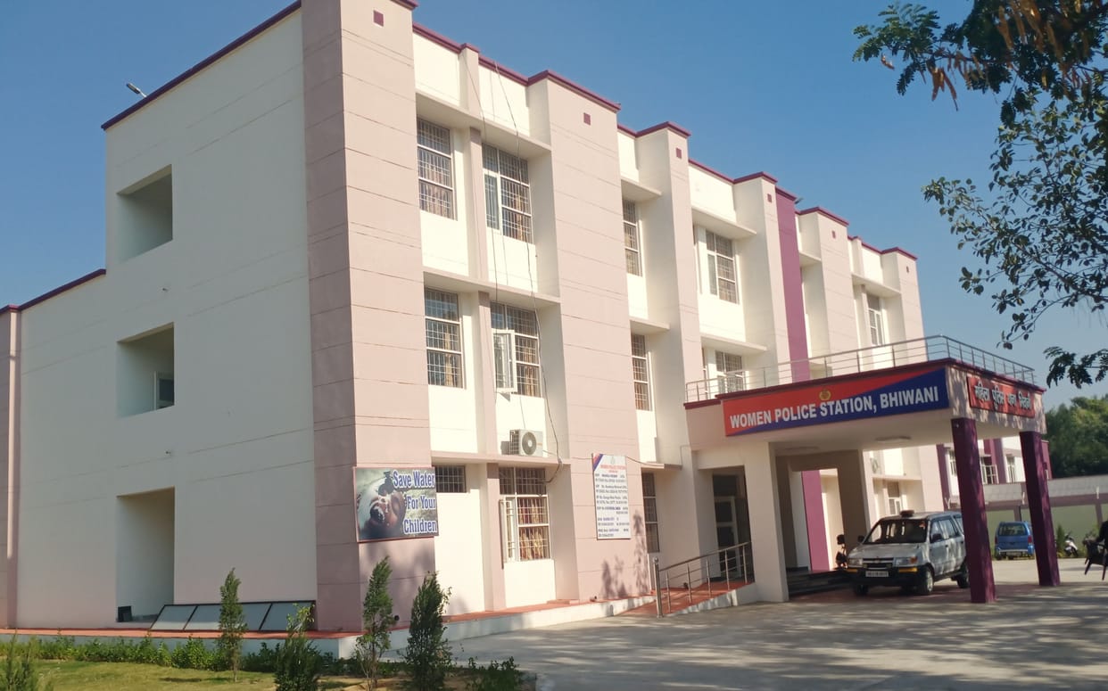 Husband-wife dispute reached the police station, Police saved 65 percent of the family from breaking up