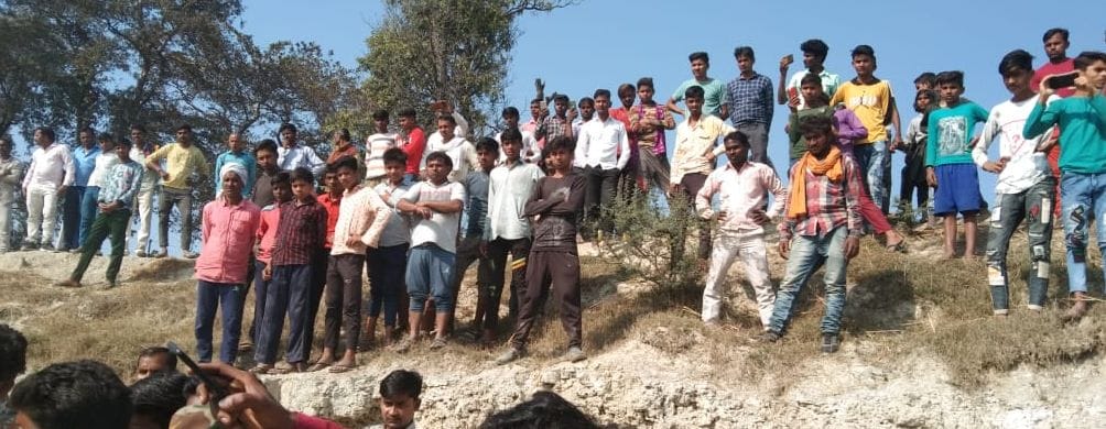fathepur news,Old woman dies due to drowning in pond, villagers created ruckus and jammed