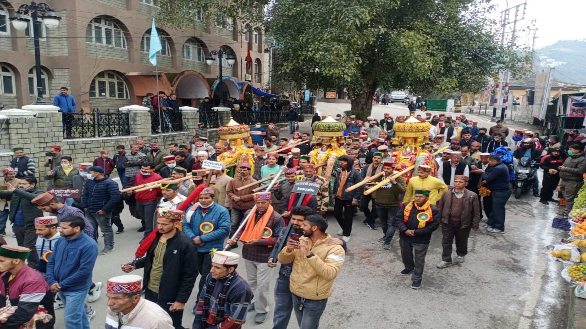 Mahashivratri: Jaleb in Himachal's Chhoti Kashi, devotees rush in the shivalaya across the state, see photos