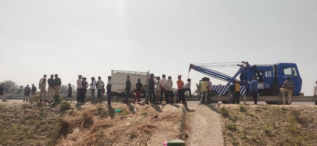 Pickup full of visitors overturned on Purvanchal Expressway, 25 injured