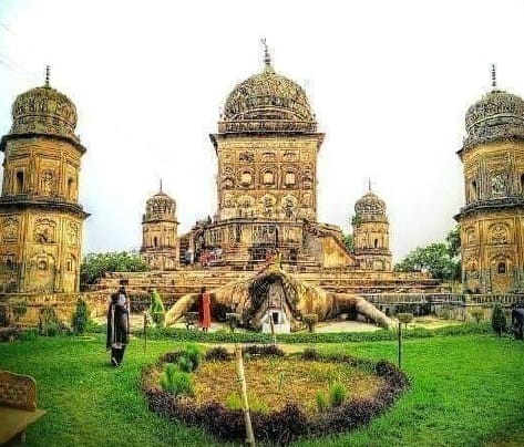 Unique combination of tantra and architecture, Shiv temple on frog's back