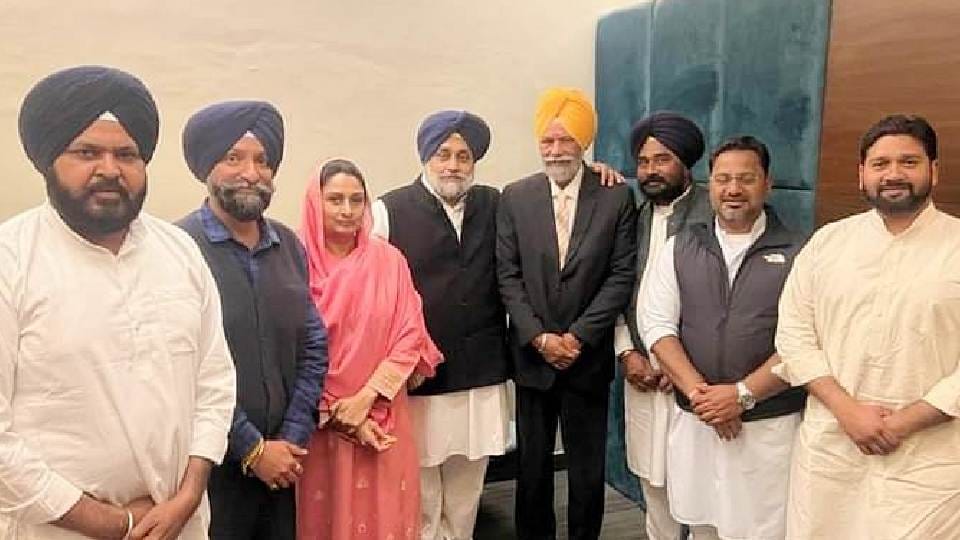 Sukhbir and Harsimrat kaur Badal met Bikram Singh Majithia in Patiala Jail