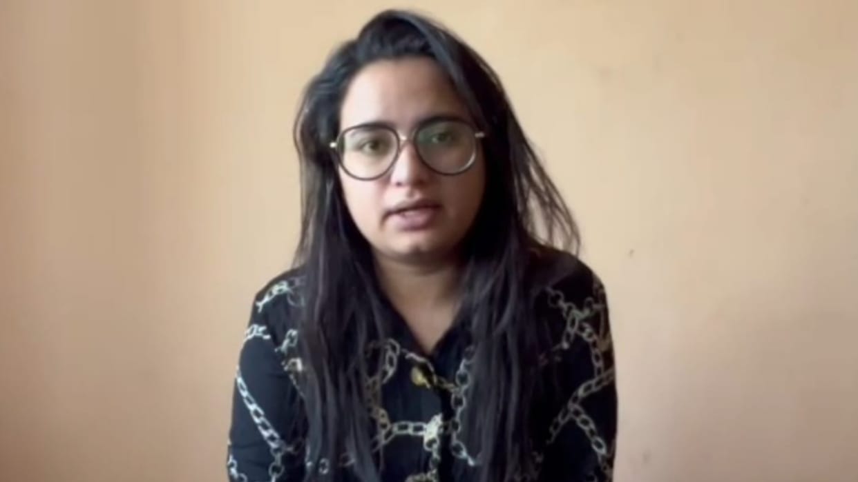 Ukraine Crisis: The concern of the family members increased due to the shutdown of the phones of the girl students trapped in Ukraine, Mahima and Shubhangi reached 46 km away from the Poland border
