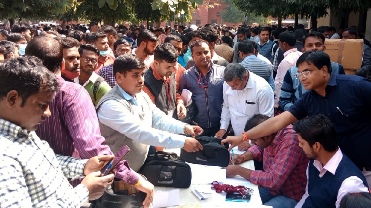 noise of election campaign stopped today polling parties will camp at booths