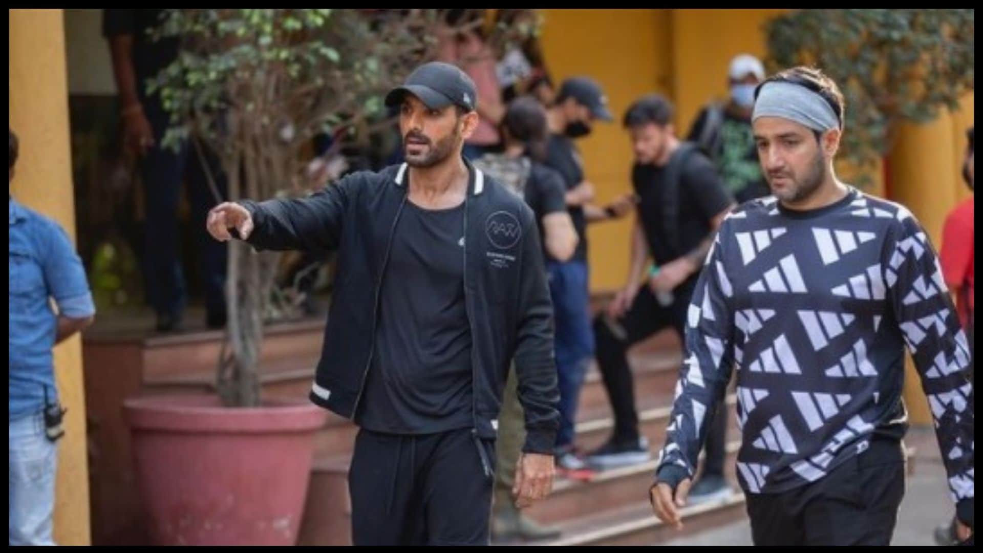 Shah Rukh Khan, Deepika Padukone & John Abraham Pathaan will release on 25 jan 2023