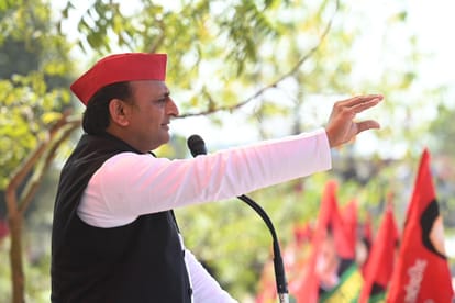जौनपुर में अखिलेश यादव