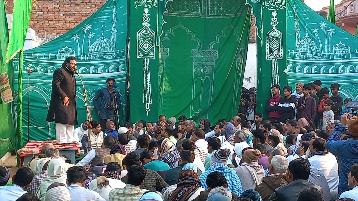 Azadars live the procession of Amari