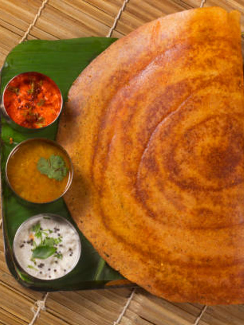Varanasi: Went to eat dosa, a worm came out, then there was a huge ruckus.