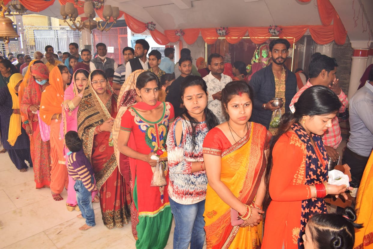 Mahashivratri: Har Har Mahadev reverberated in the pagodas, performed Jalabhishek