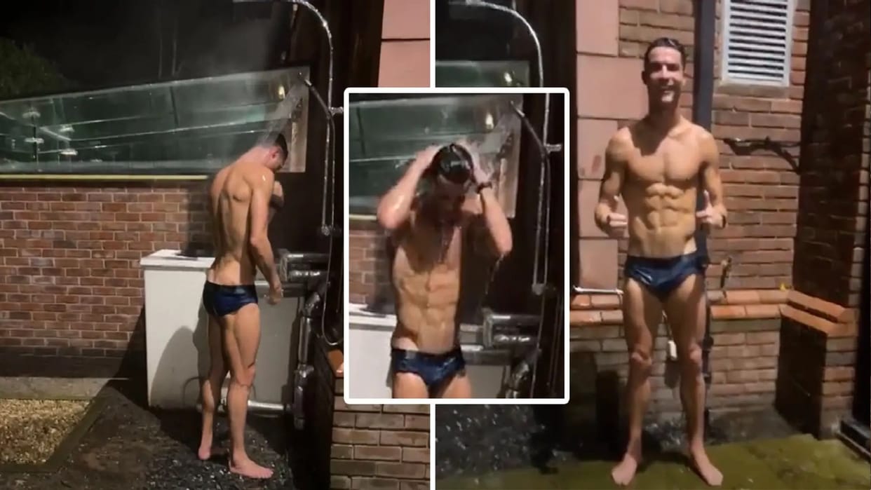 Cristiano Ronaldo Video Manchester United striker Ronaldo showers on instagram live watch viral video