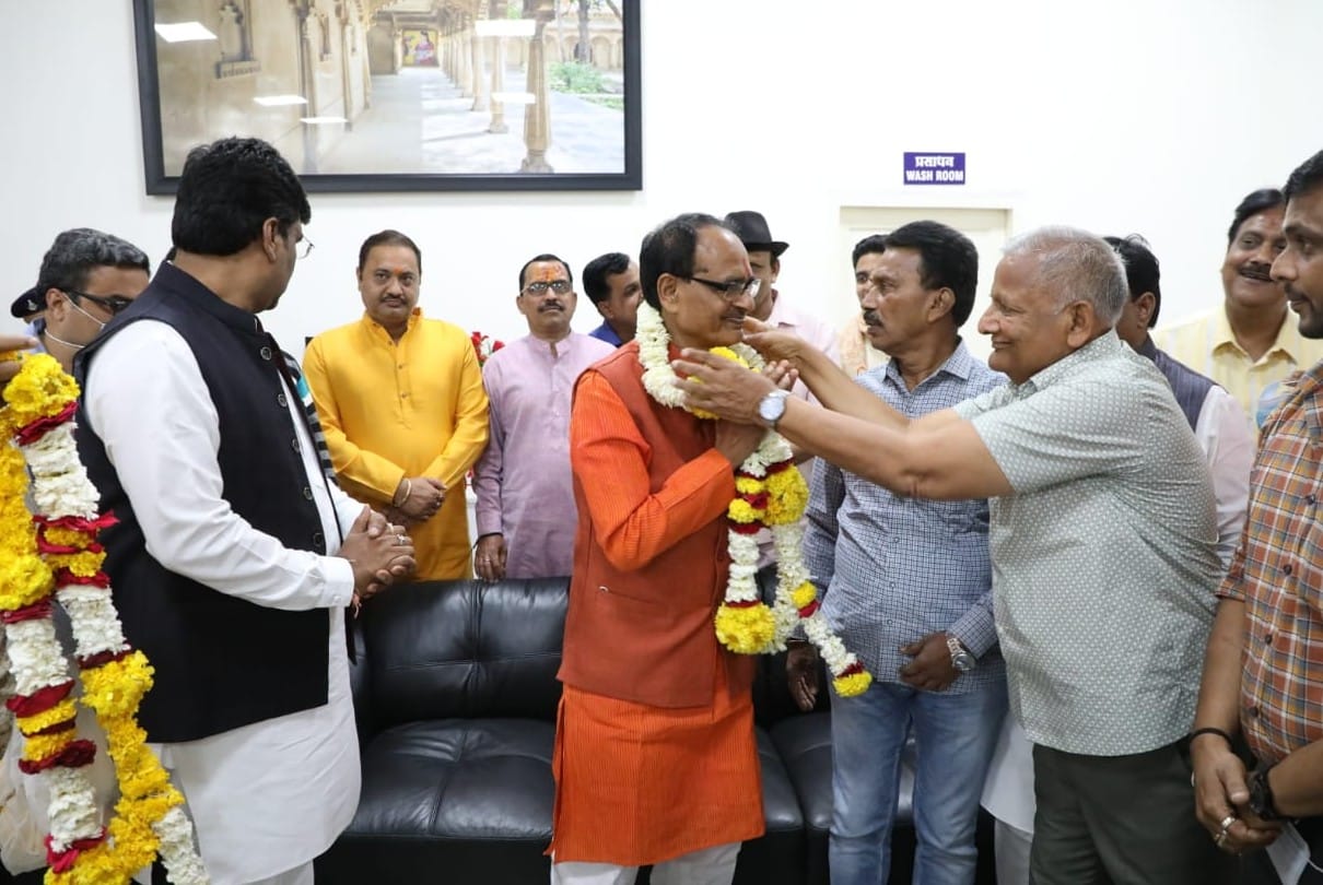Indore: After all, why did Shivraj become the darling of the traders.. know why the Chief Minister got angry and why the officers panicked...!