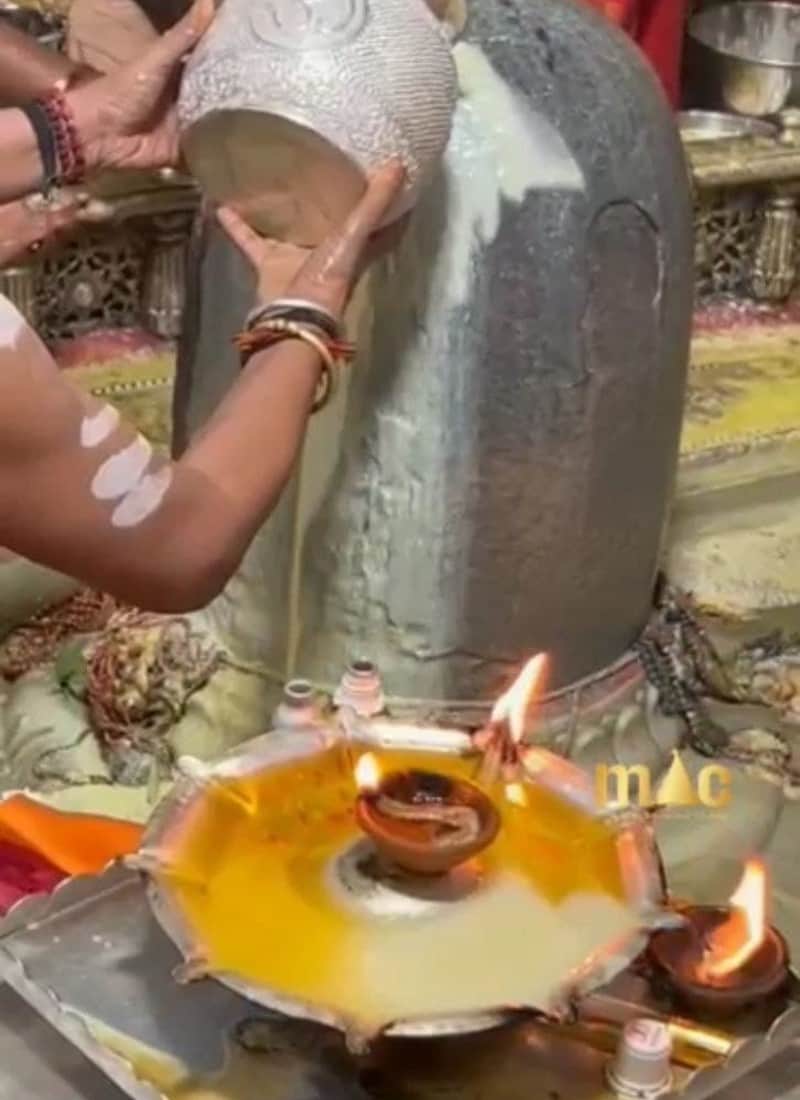 Ujjain: On Mahashivratri, Mahapuja took place in the night, Mahakal was decorated with flowers in the morning, in the afternoon incineration took place.