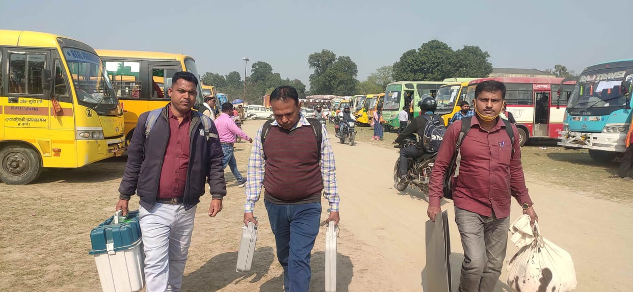 Polling parties left for 3,005 booths
