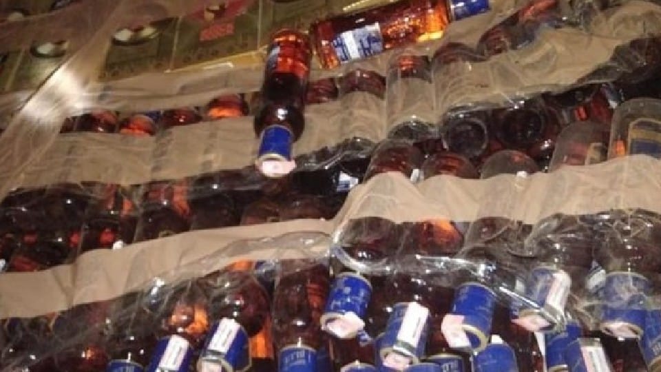 A truck full of illegal liquor worth 50 lakhs seized in bikaner