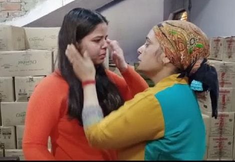 Hathras: Shivani returned safely from Ukraine, tears of happiness spilled after meeting her family members