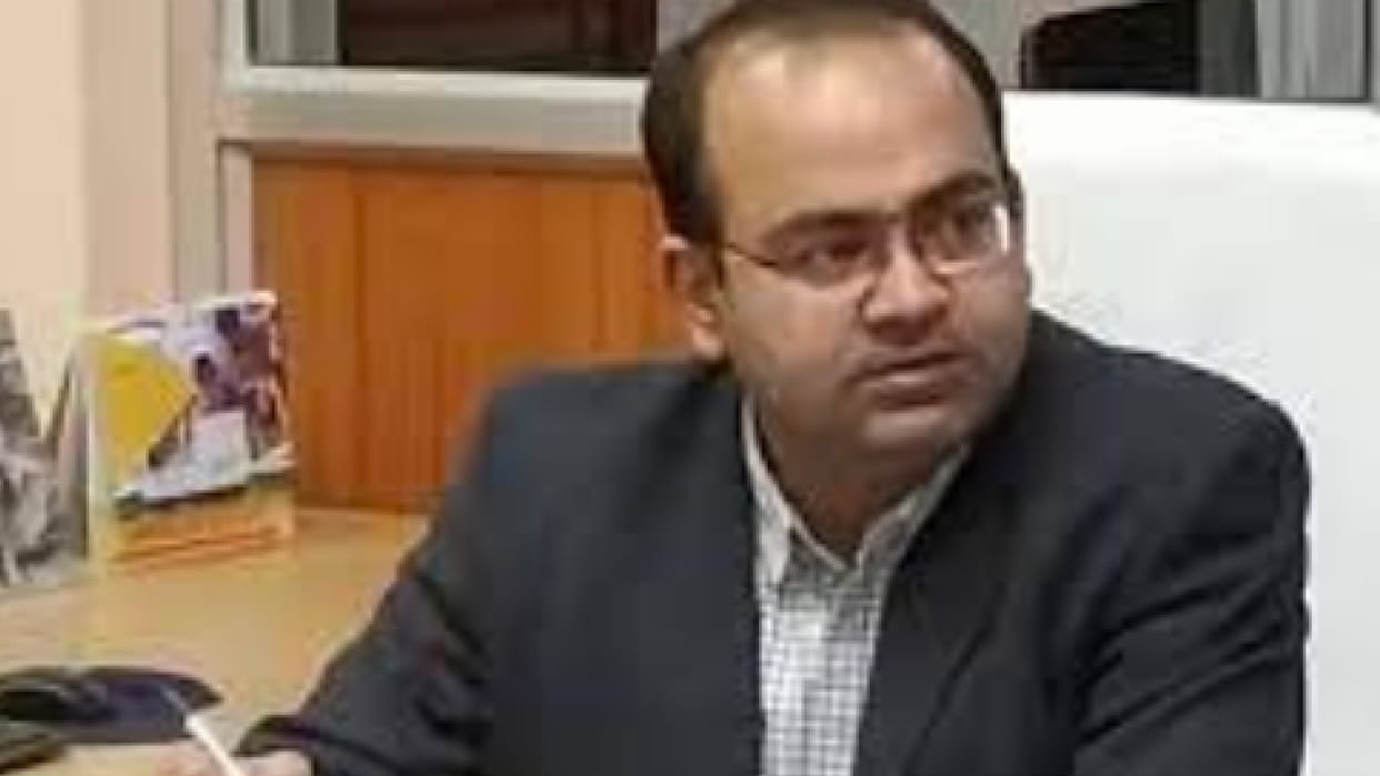 Sehore Katha controversy: Collector said - seeing the crowd, Maharaj postponed the Rudraksh distribution program, the allegations of pressure were wrong