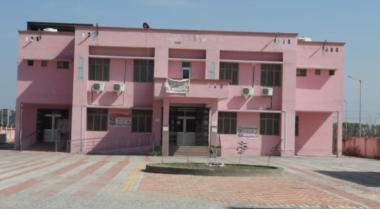 The building of the burn unit is ready, doctors are not available or equipment