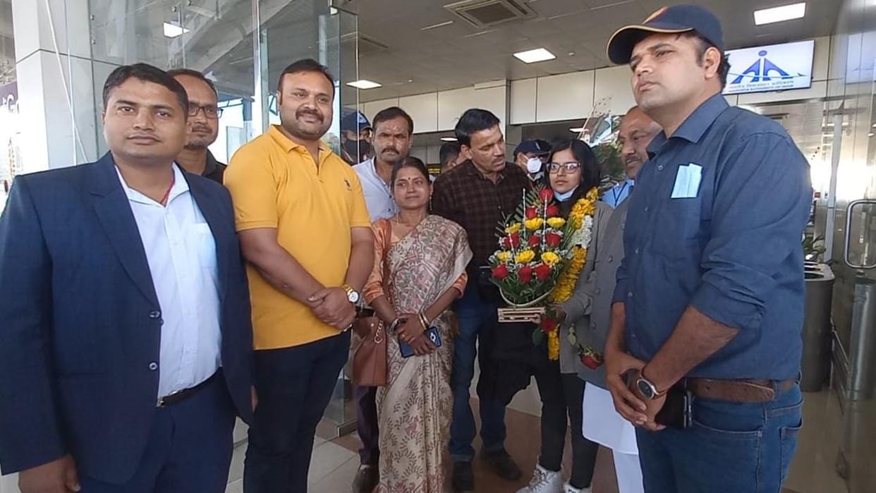 Sunidhi of Katni returned safely from Ukraine, said - proud to be an Indian, MP VD Sharma went on video call