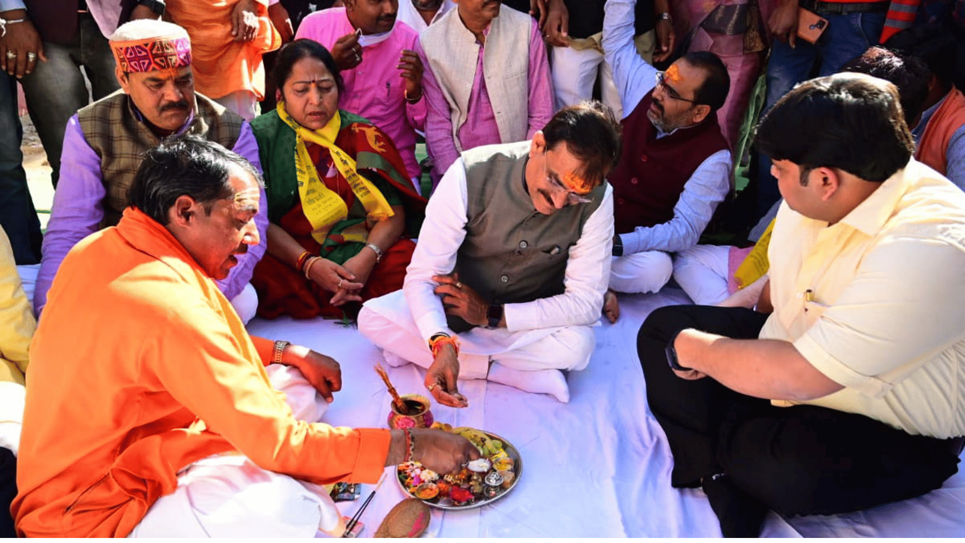 MP VD Sharma inaugurated the Mahashivratri fair in Khajuraho, also offered prayers at Matangeshwar Dham