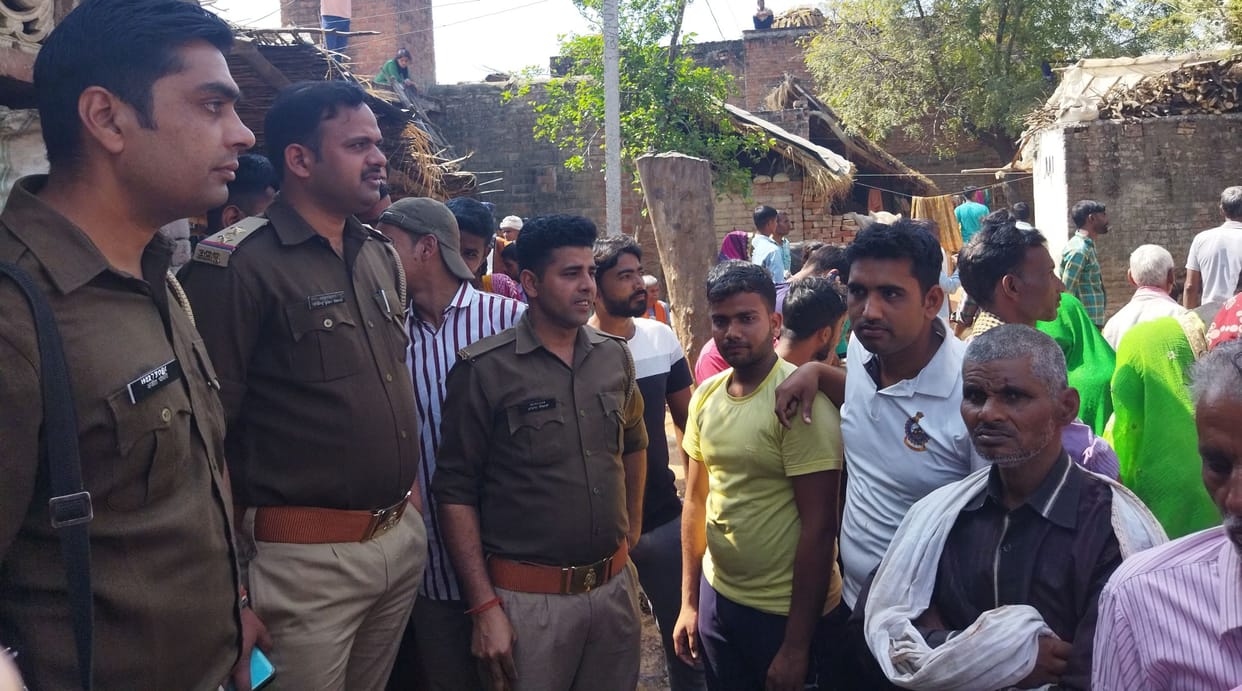 fathepur news,Villagers created ruckus for refusing to give food grains