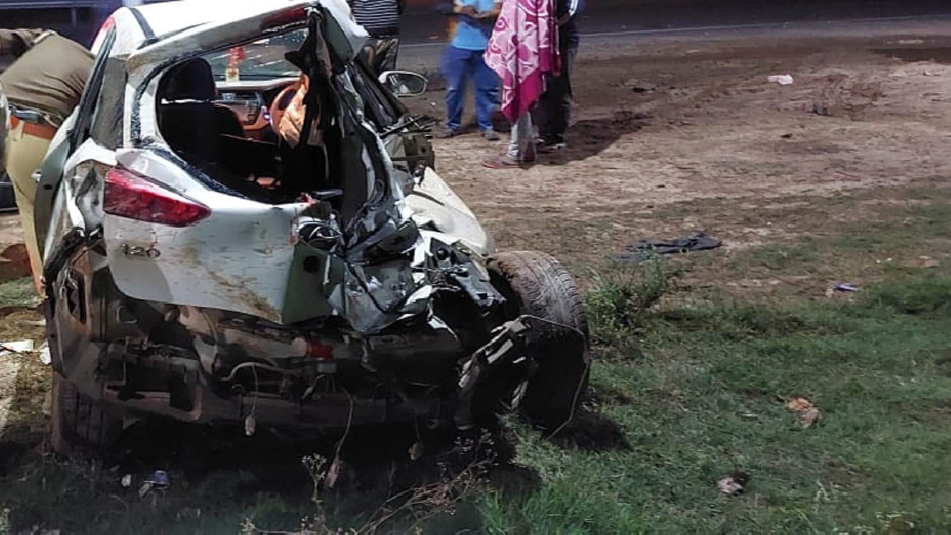 Muzaffarnagar Accident News: two cousin brothers have died in road accident before birthday party